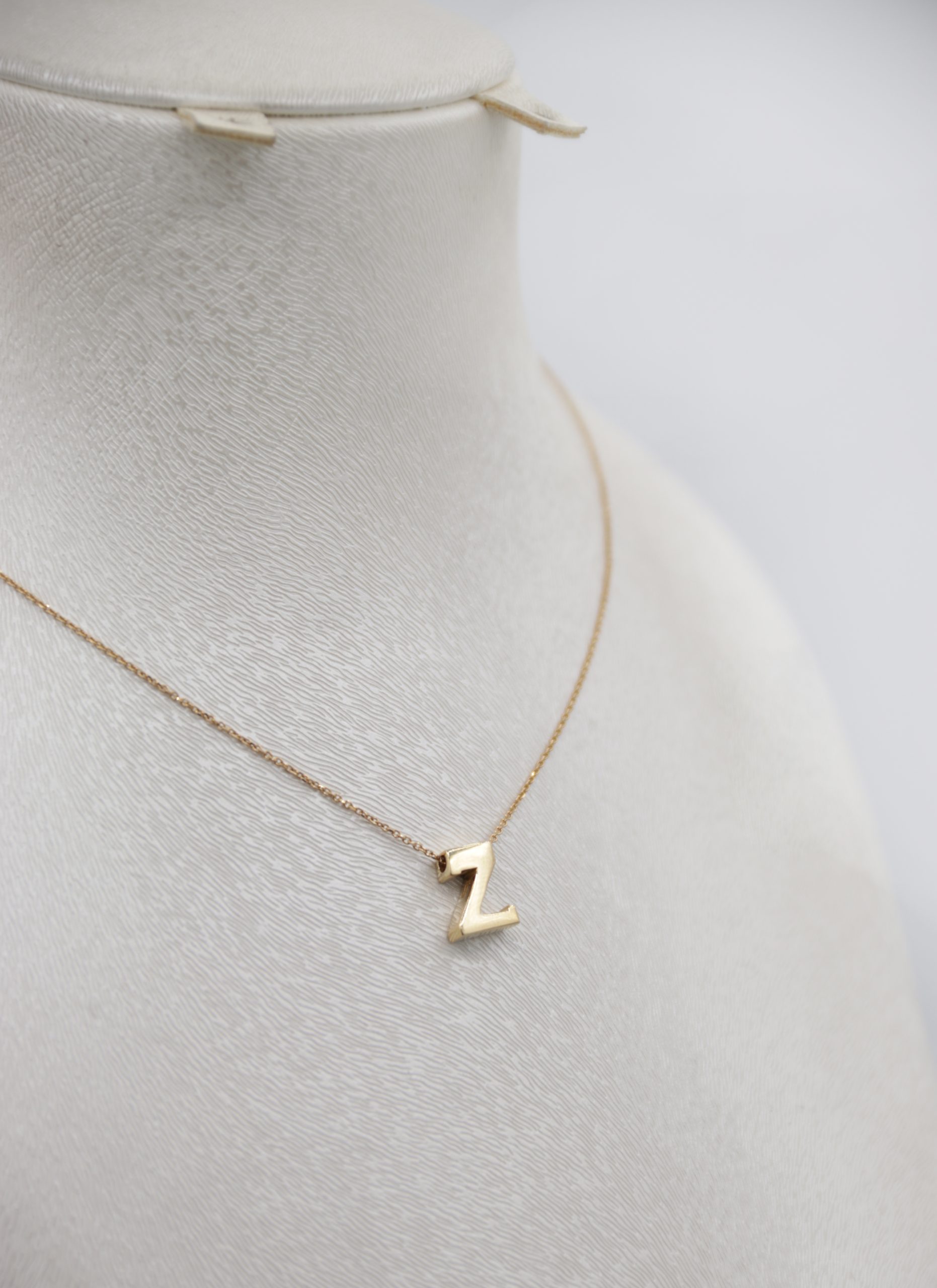 IMG_7180 copy آویز طلا حروف انگلیسی حرف Z - Image 1