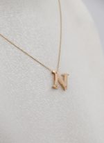 آویز طلا حروف سه بعدی حرف N