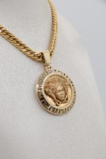 آویز طلا ورساچ