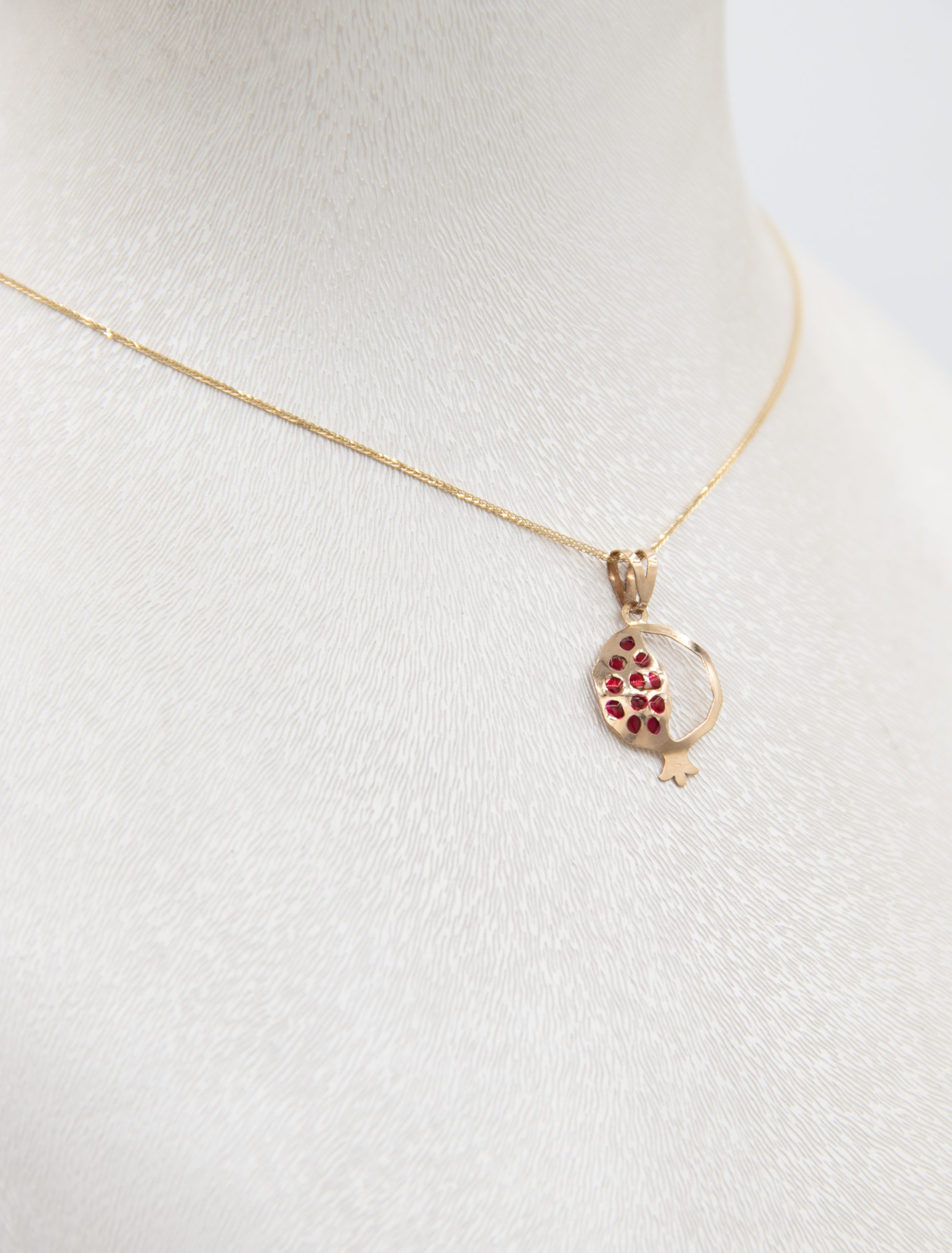 IMG_7595 copy آویز طلا انار - Image 1