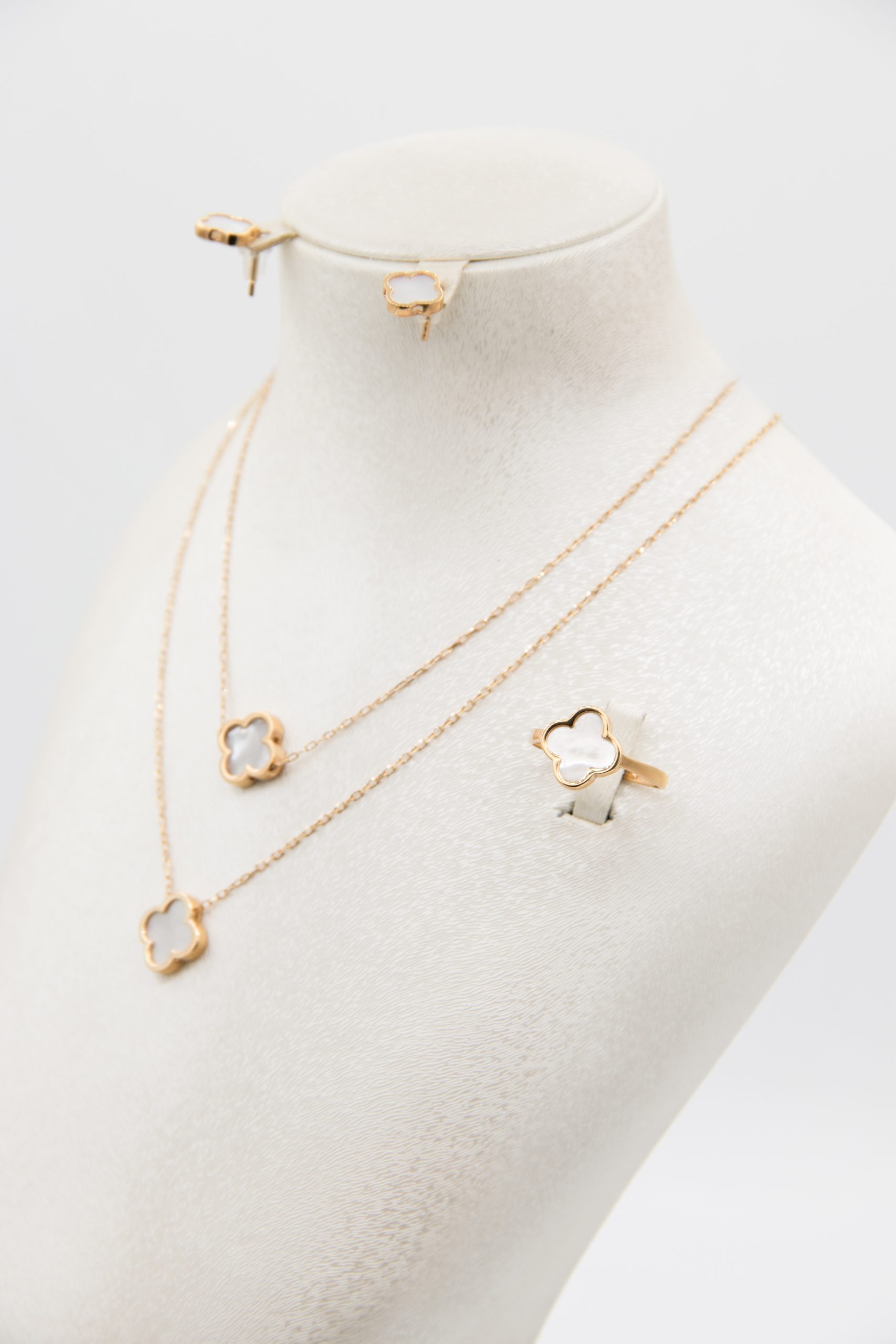 IMG_7607 copy سرویس ونکلیف سنگ سفید تک گل - Image 1