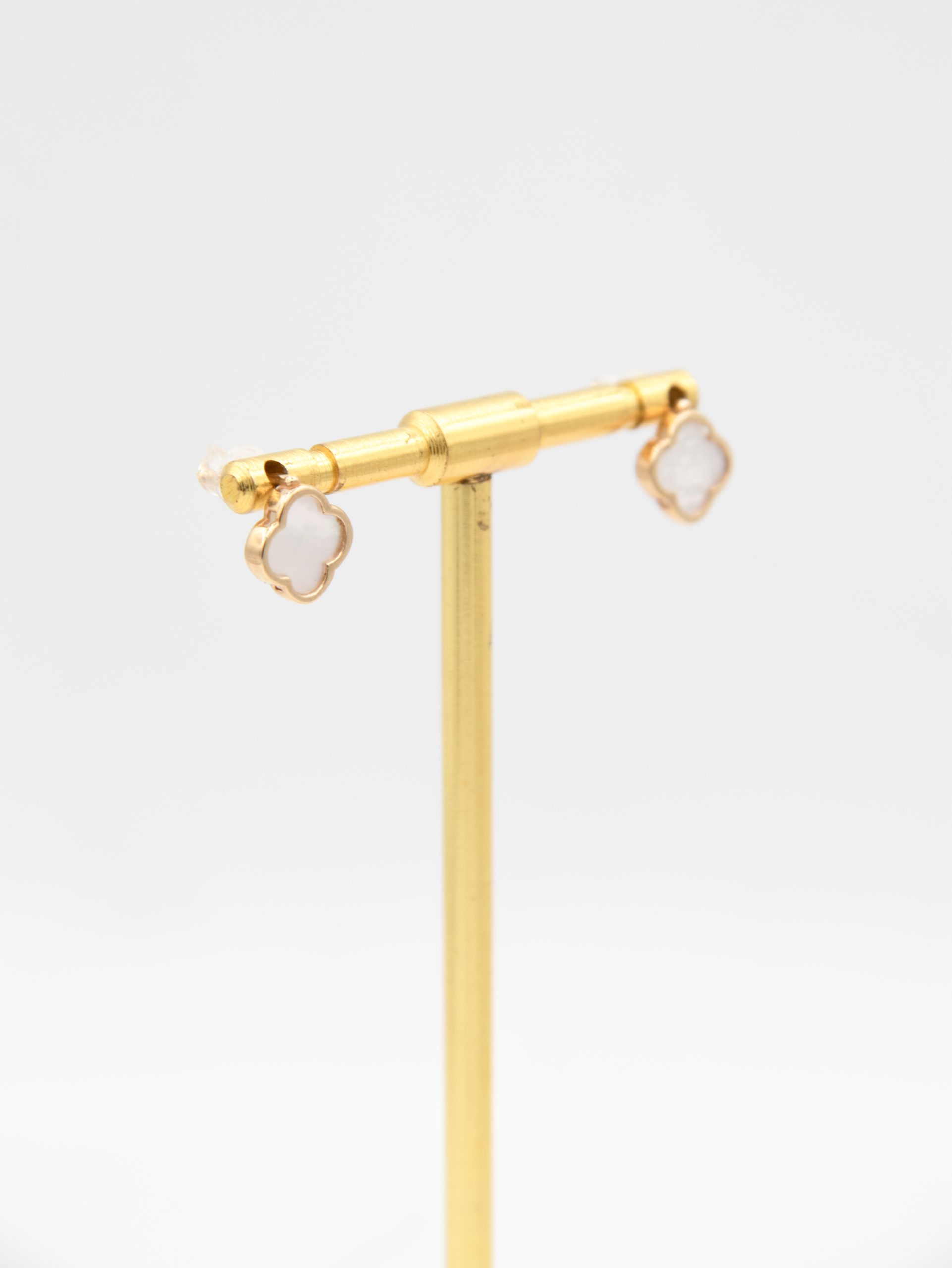 IMG_7614 copy گوشواره ونکلیف سنگ سفید - Image 1