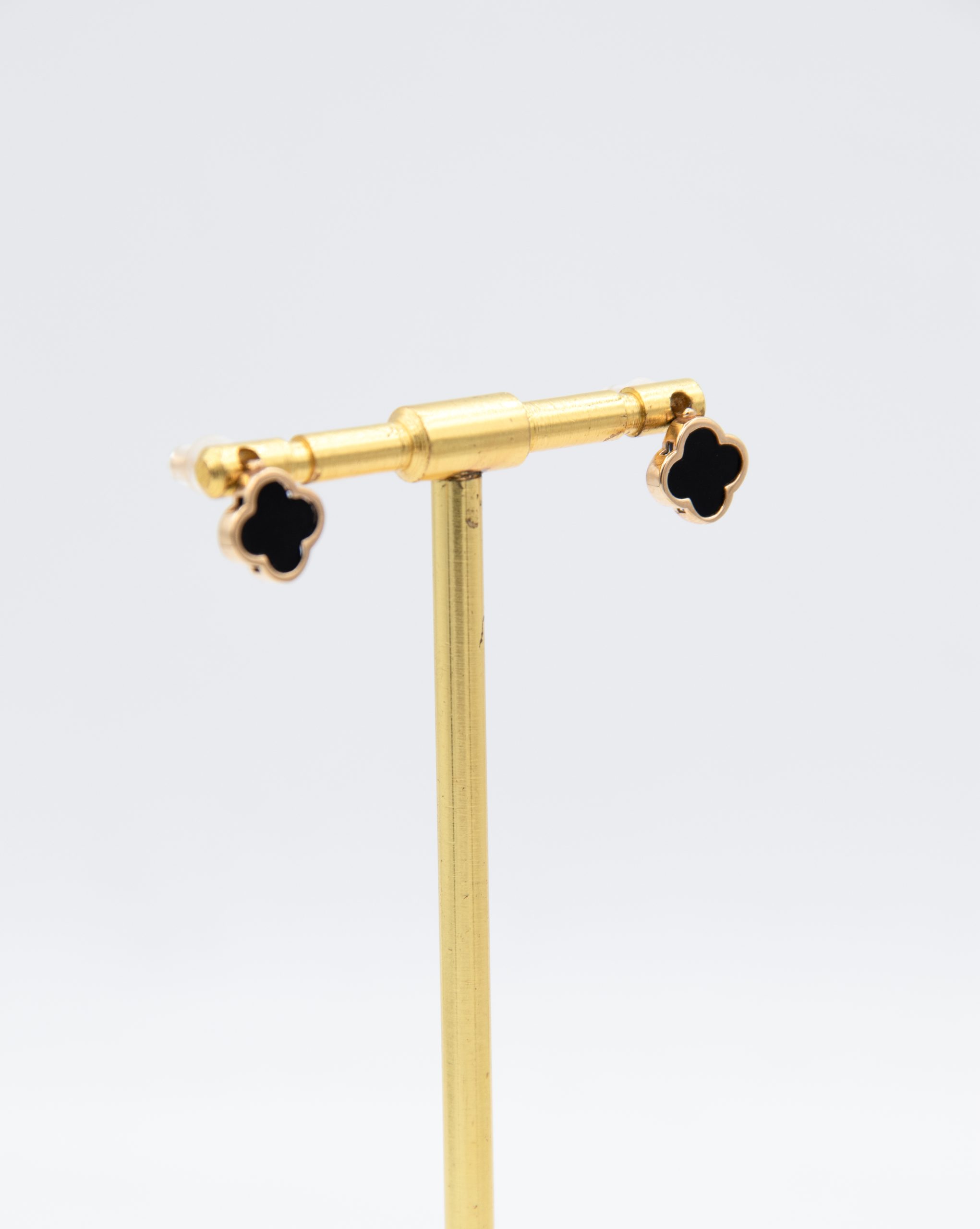 IMG_7633 copy گوشواره ونکلیف سنگ مشکی - Image 1